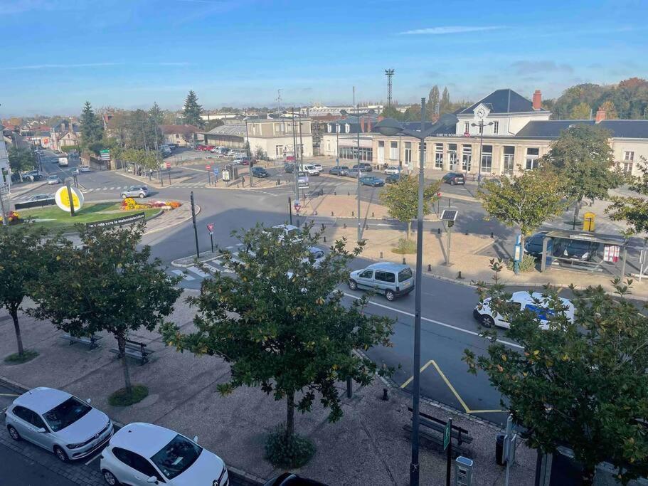 T2 Face Gare Sncf Appart Hotel Le Cygne 1 Bourges Dış mekan fotoğraf